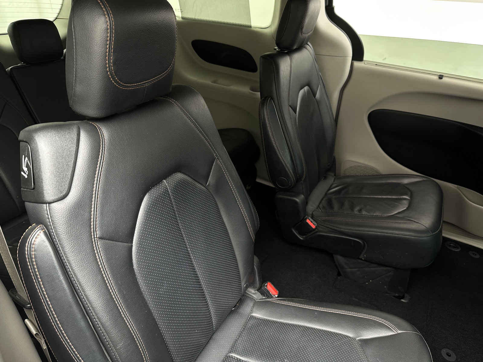 Thumbnail: 2019 Chrysler Pacifica - 5
