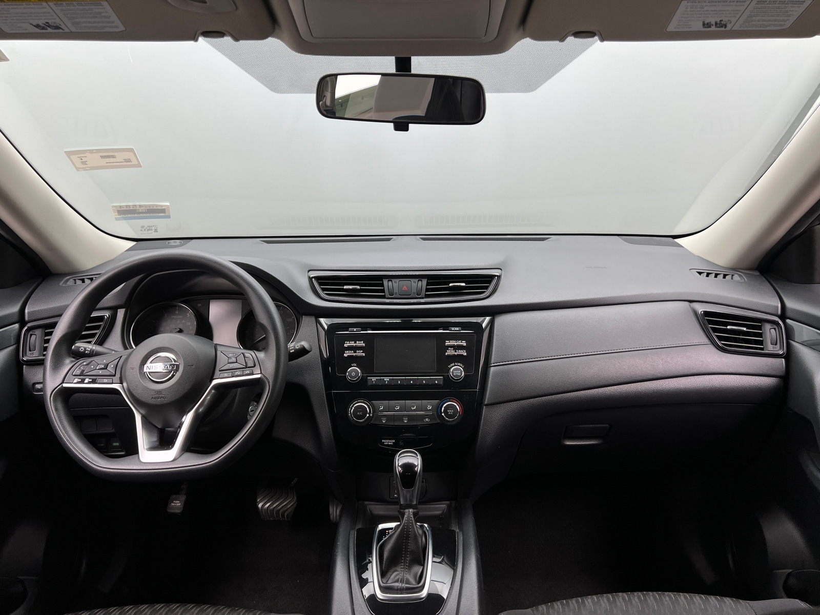 Thumbnail: 2017 Nissan Rogue - 3