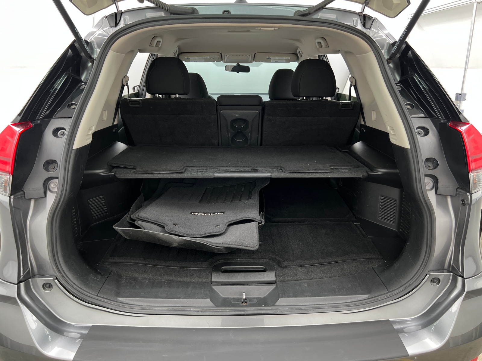 Thumbnail: 2017 Nissan Rogue - 7