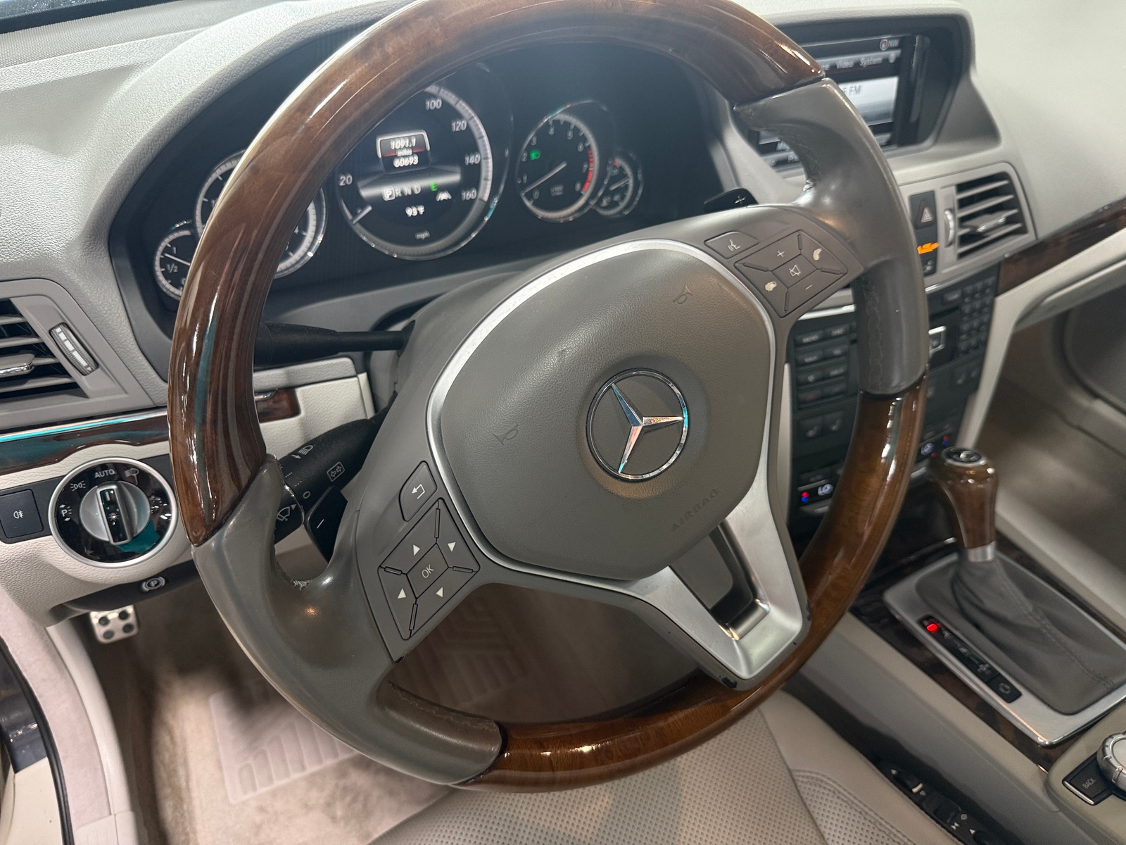 Thumbnail: 2013 Mercedes-Benz E-Class - 3