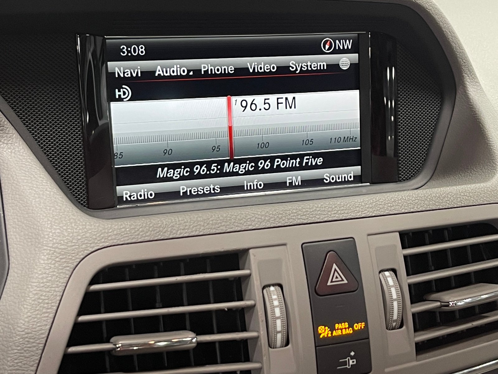 Thumbnail: 2013 Mercedes-Benz E-Class - 2