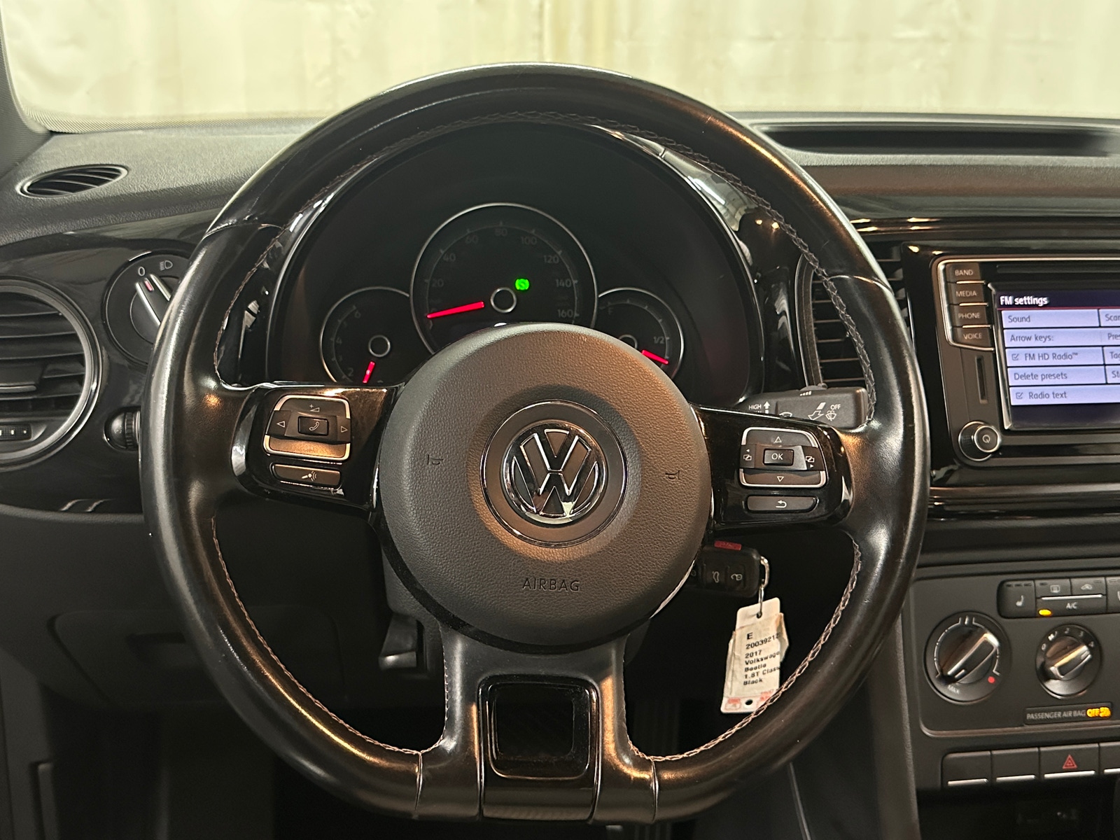 Thumbnail: 2017 Volkswagen Beetle - 5