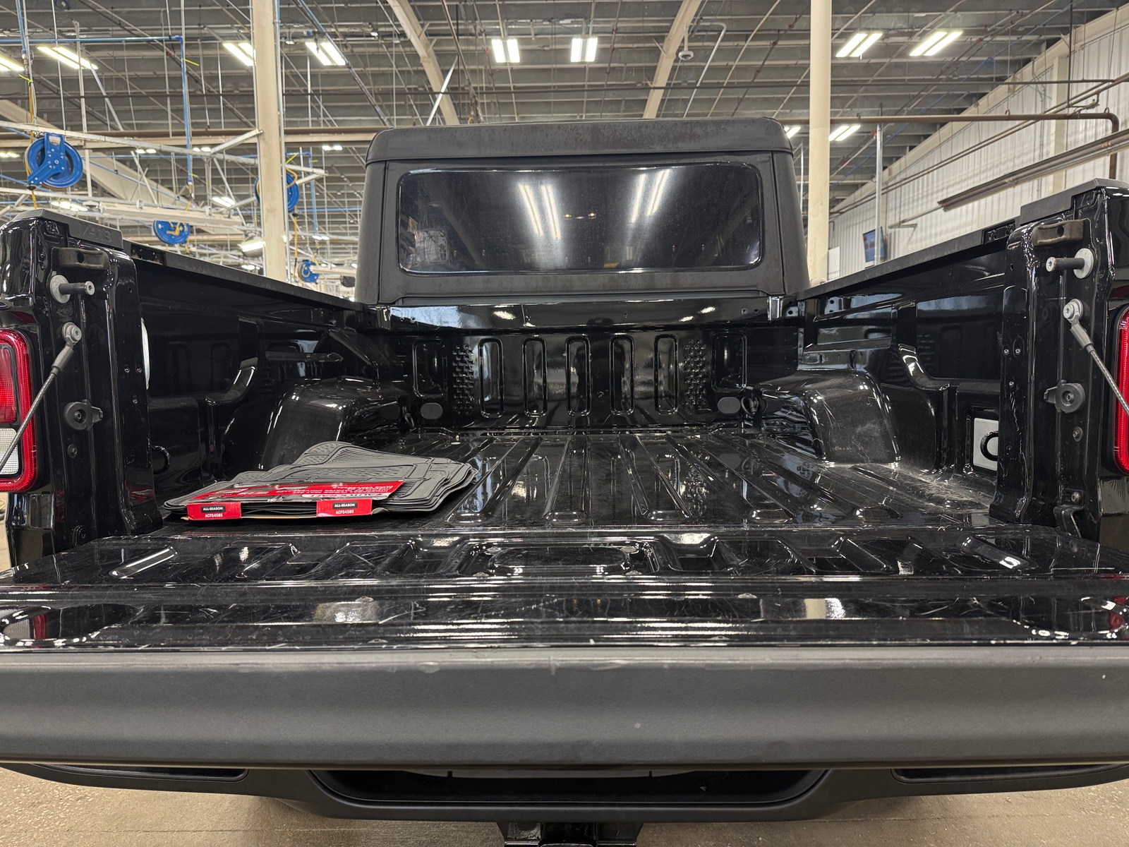 Thumbnail: 2022 Jeep Gladiator - 7