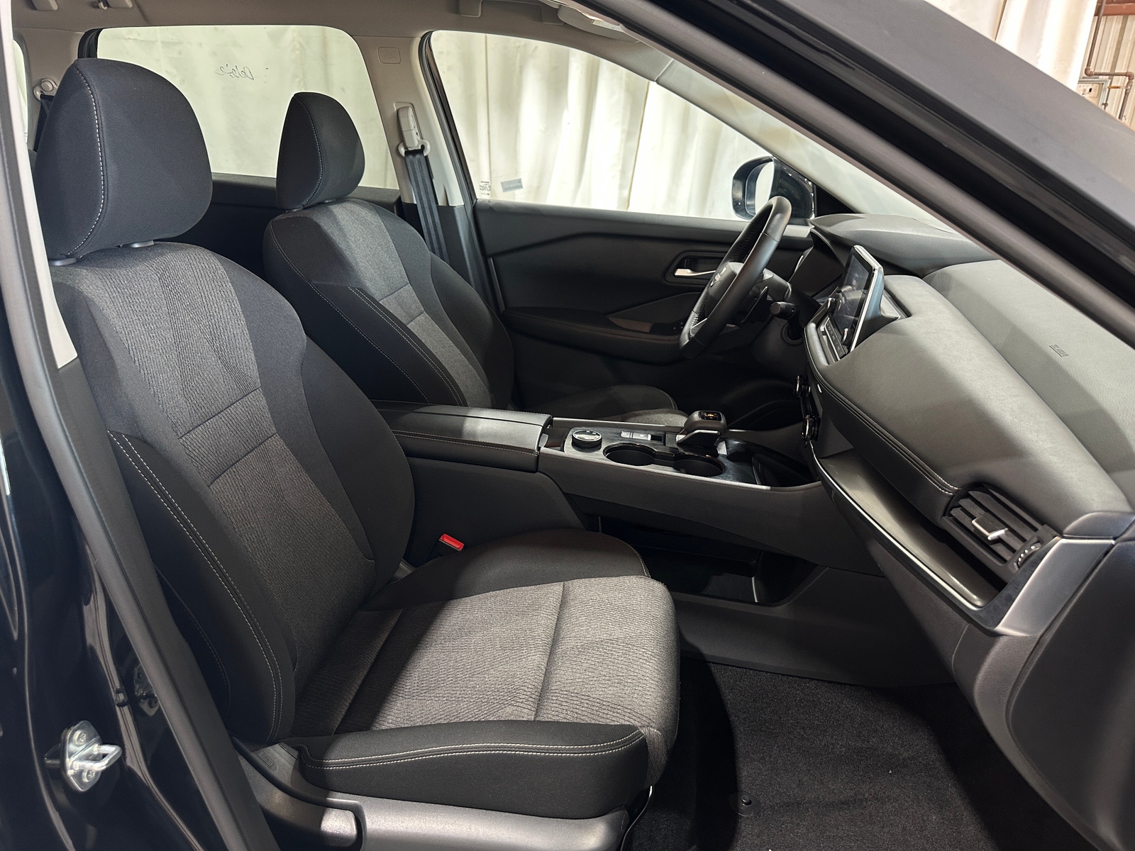 Thumbnail: 2025 Nissan Rogue - 2