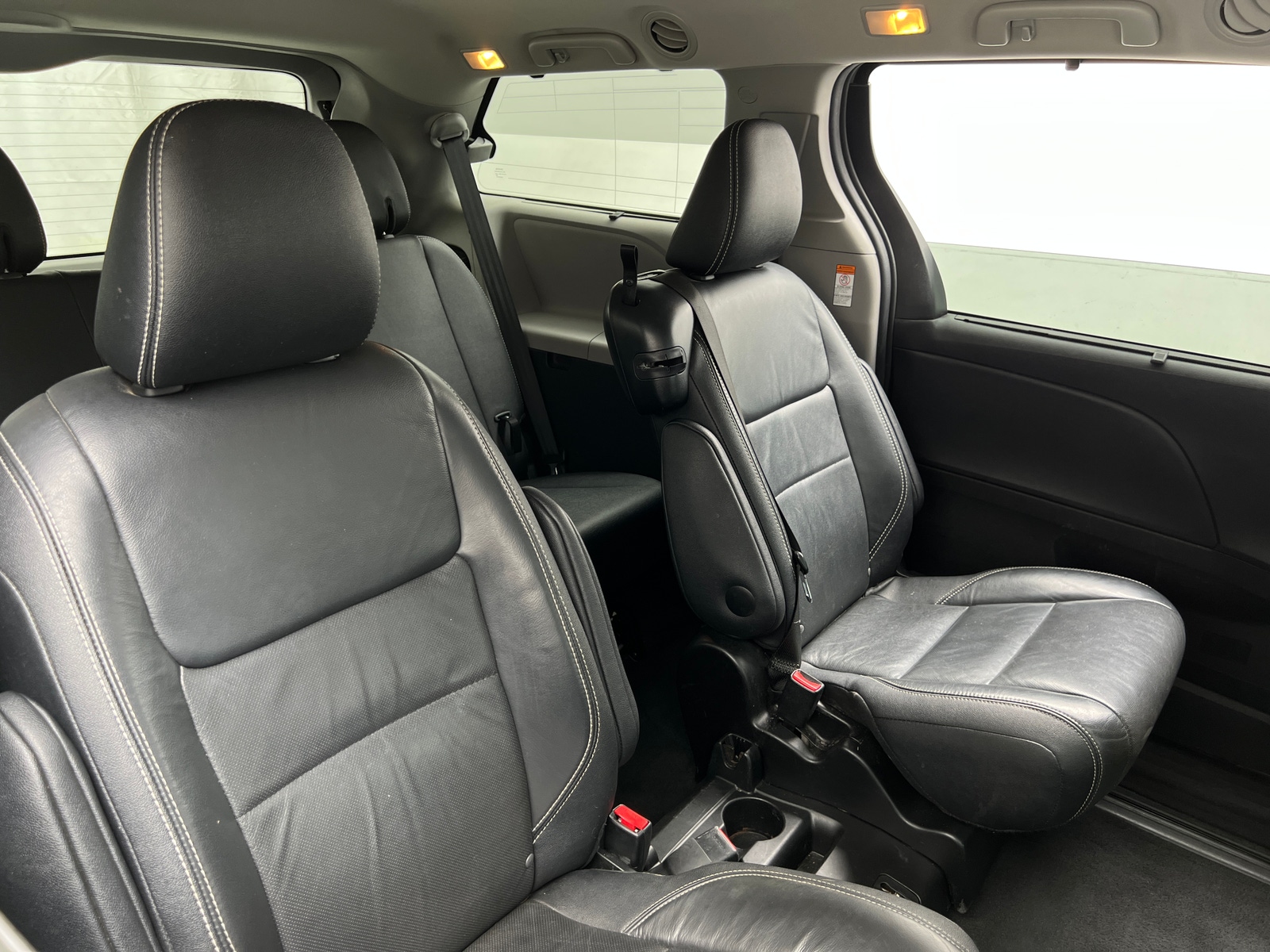 Thumbnail: 2017 Toyota Sienna - 5