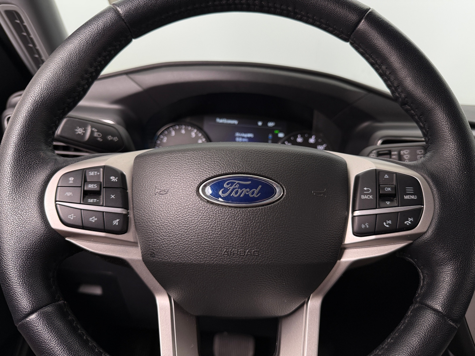 Thumbnail: 2022 Ford Explorer - 5