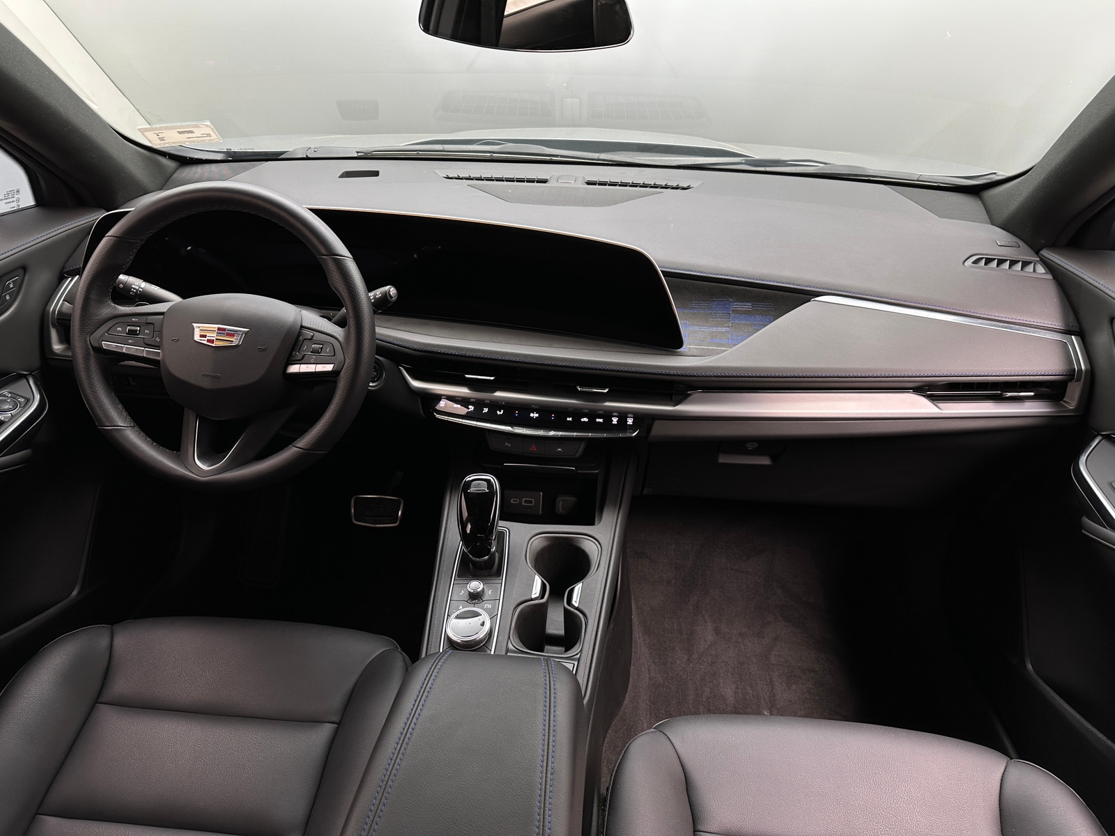 Thumbnail: 2025 Cadillac XT4 - 2