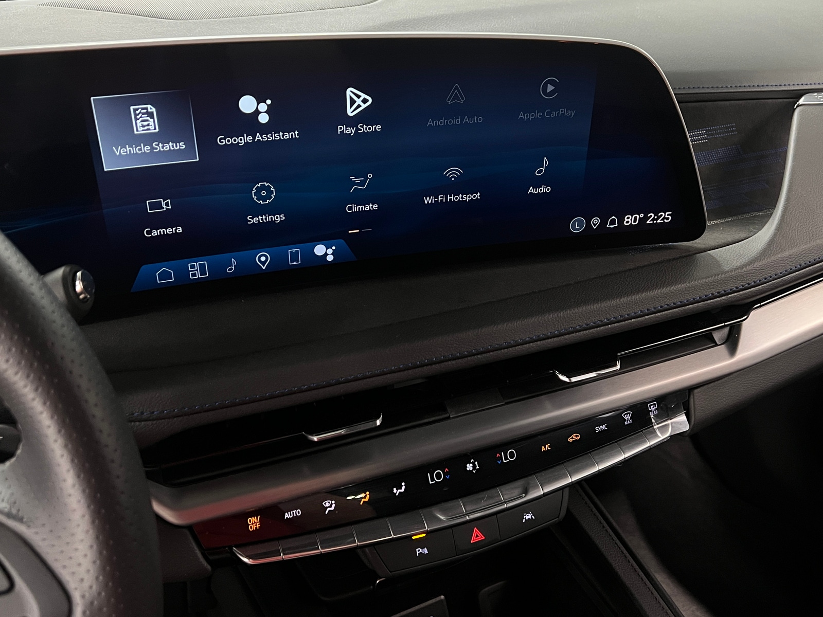 Thumbnail: 2025 Cadillac XT4 - 3