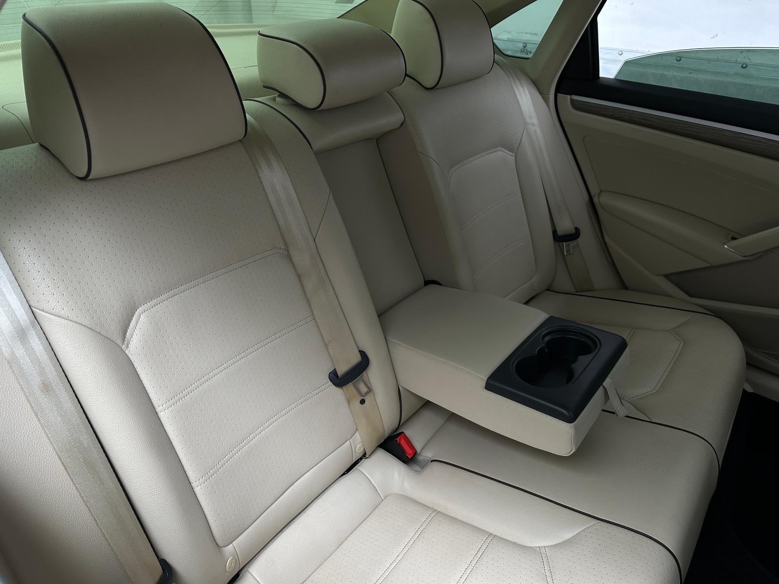Thumbnail: 2016 Volkswagen Passat - 5