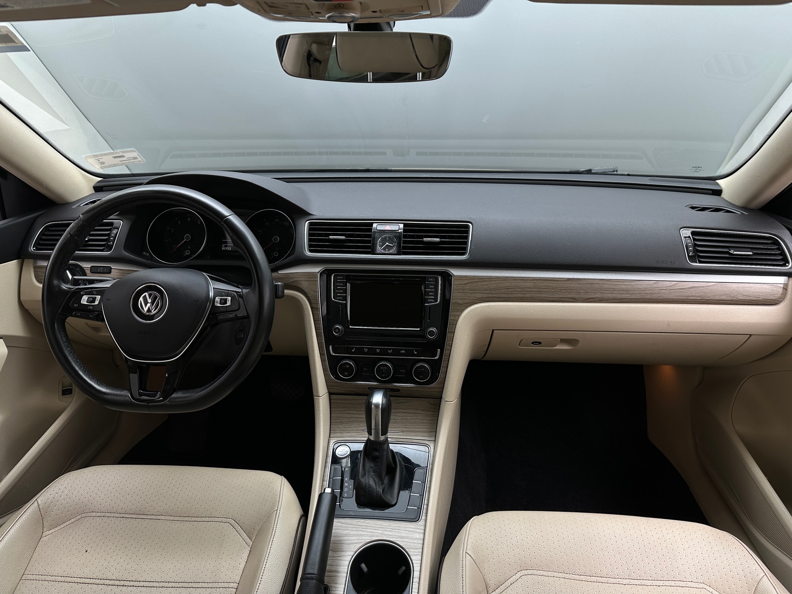 Thumbnail: 2016 Volkswagen Passat - 2