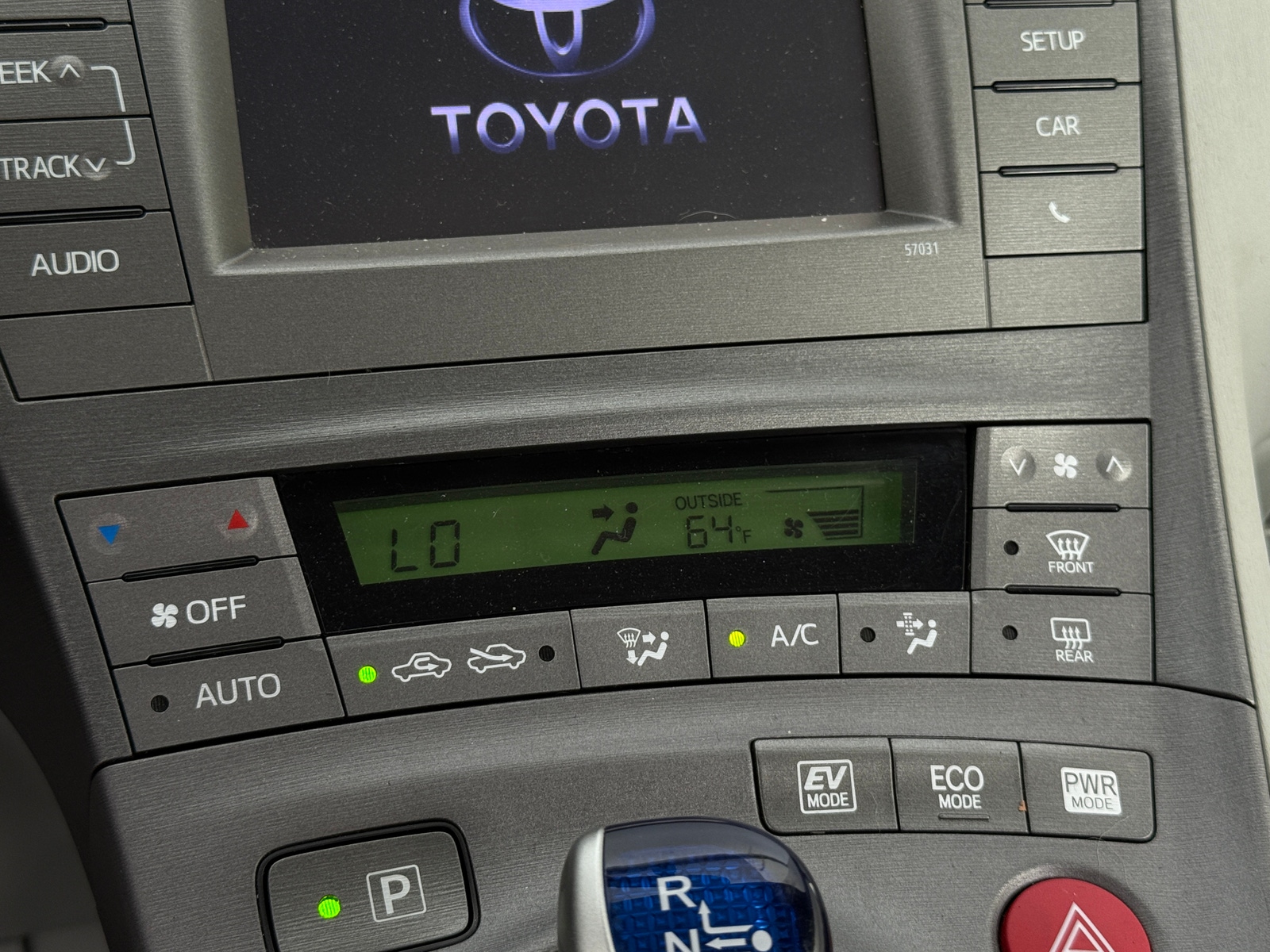 Thumbnail: 2015 Toyota Prius - 4