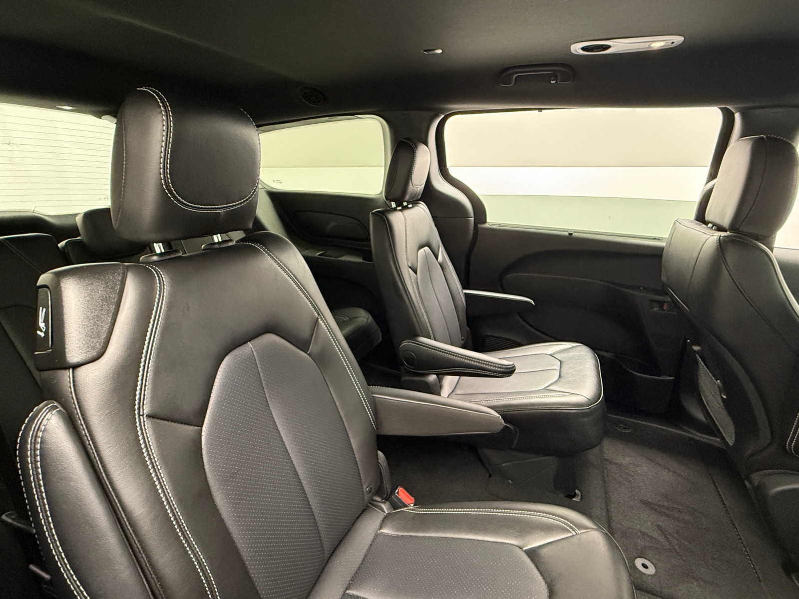 Thumbnail: 2025 Chrysler Voyager - 5
