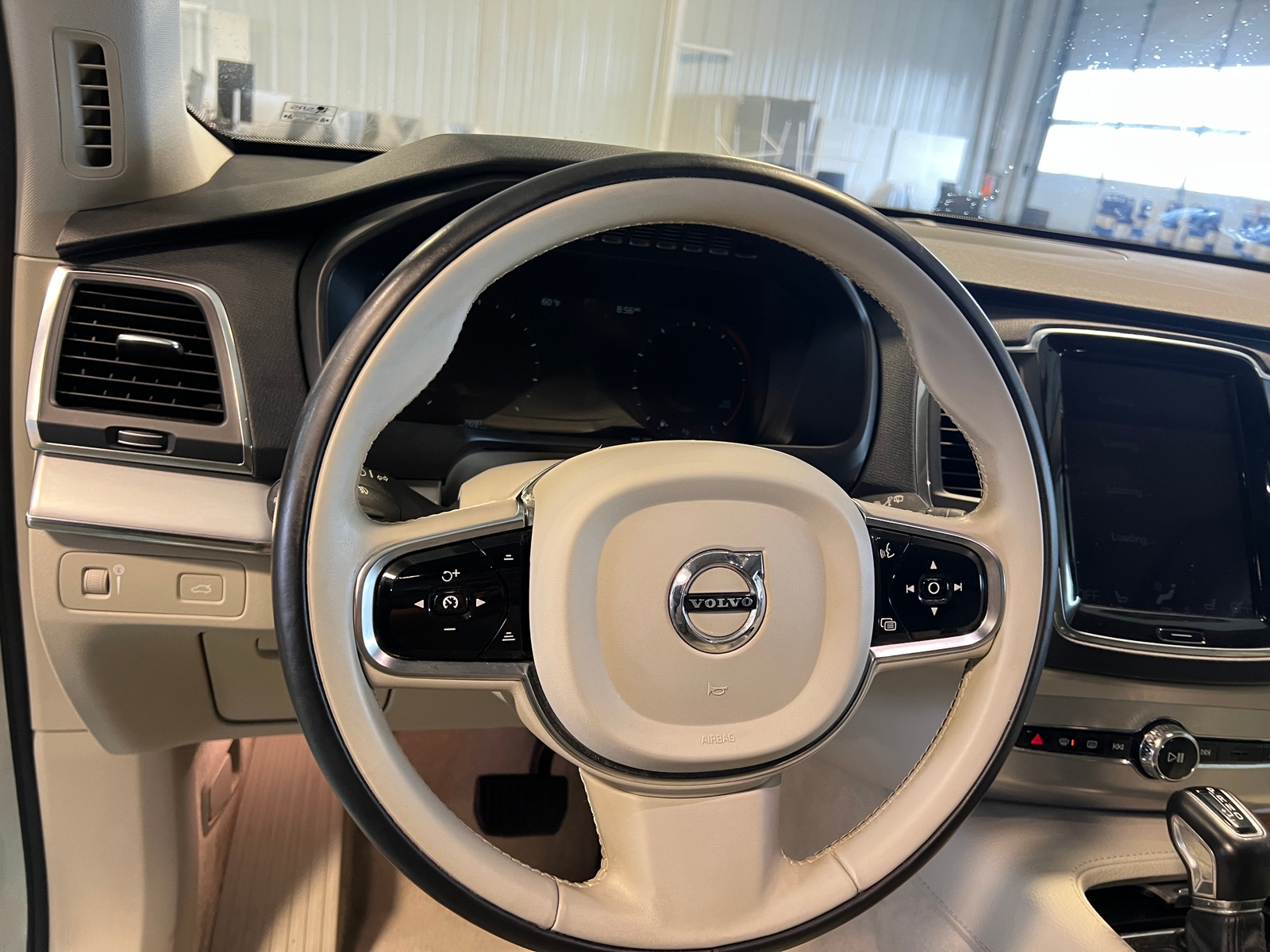 Thumbnail: 2016 Volvo XC90 - 4