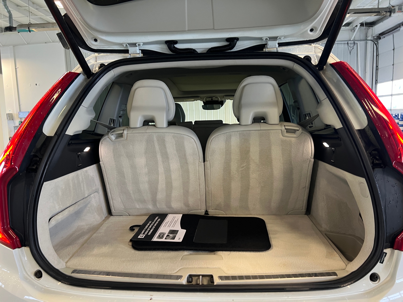 Thumbnail: 2016 Volvo XC90 - 6