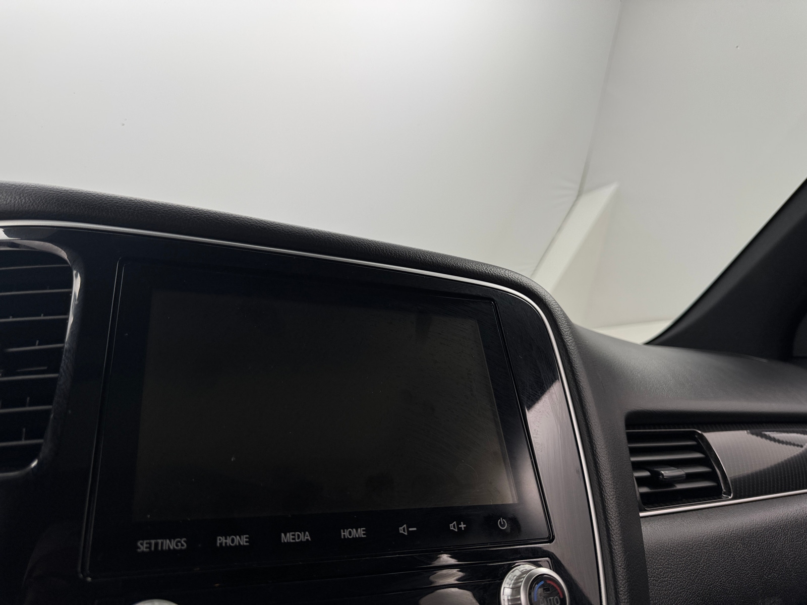 Thumbnail: 2020 Mitsubishi Outlander - 4