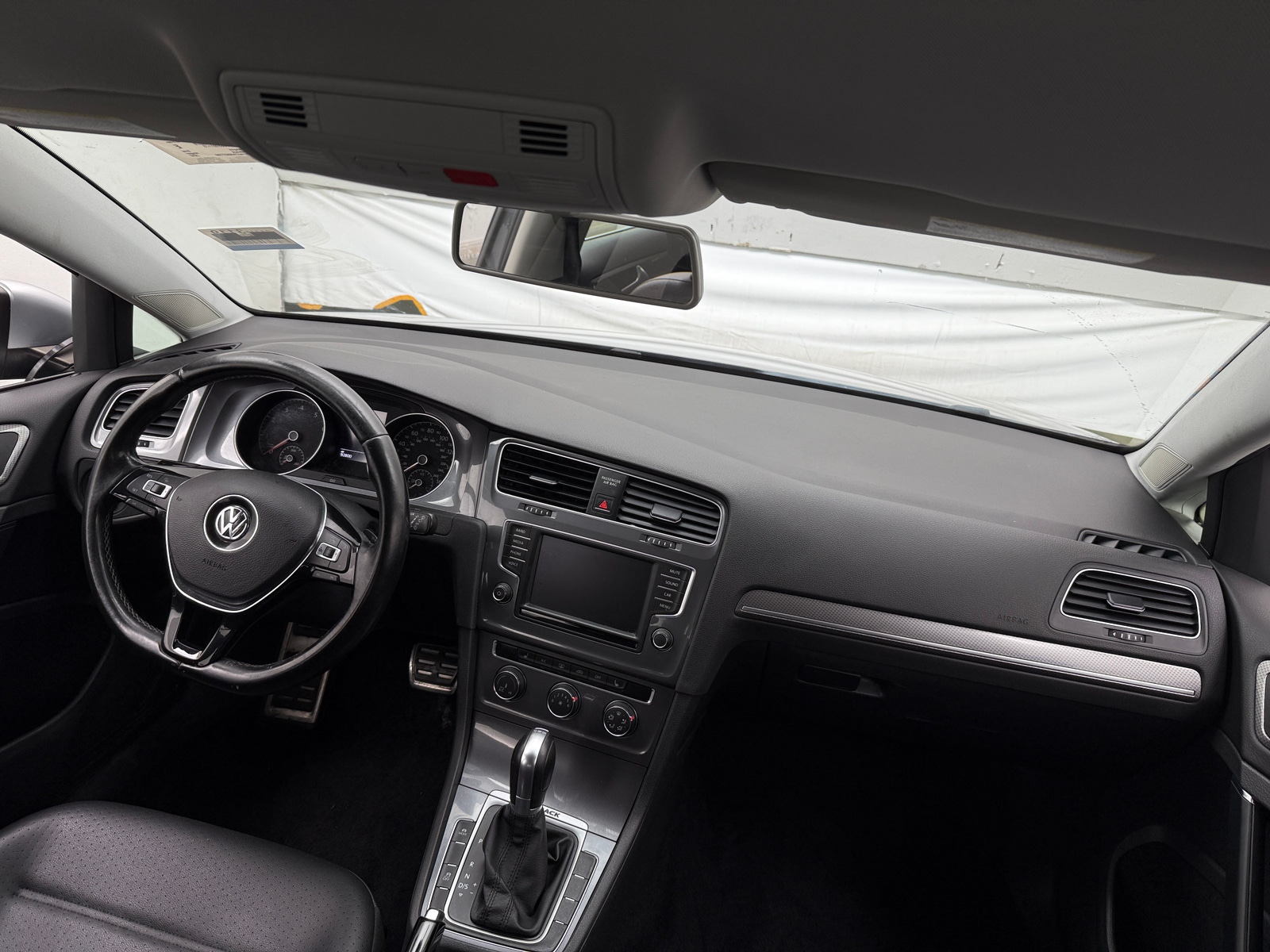 Thumbnail: 2017 Volkswagen Golf - 2