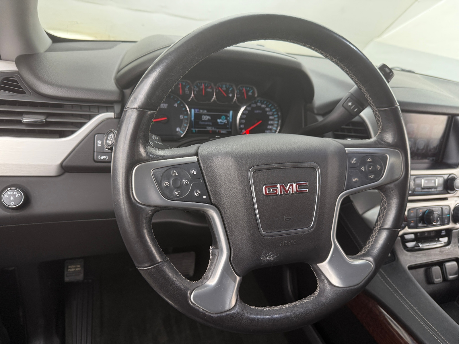 Thumbnail: 2018 GMC Yukon XL - 4