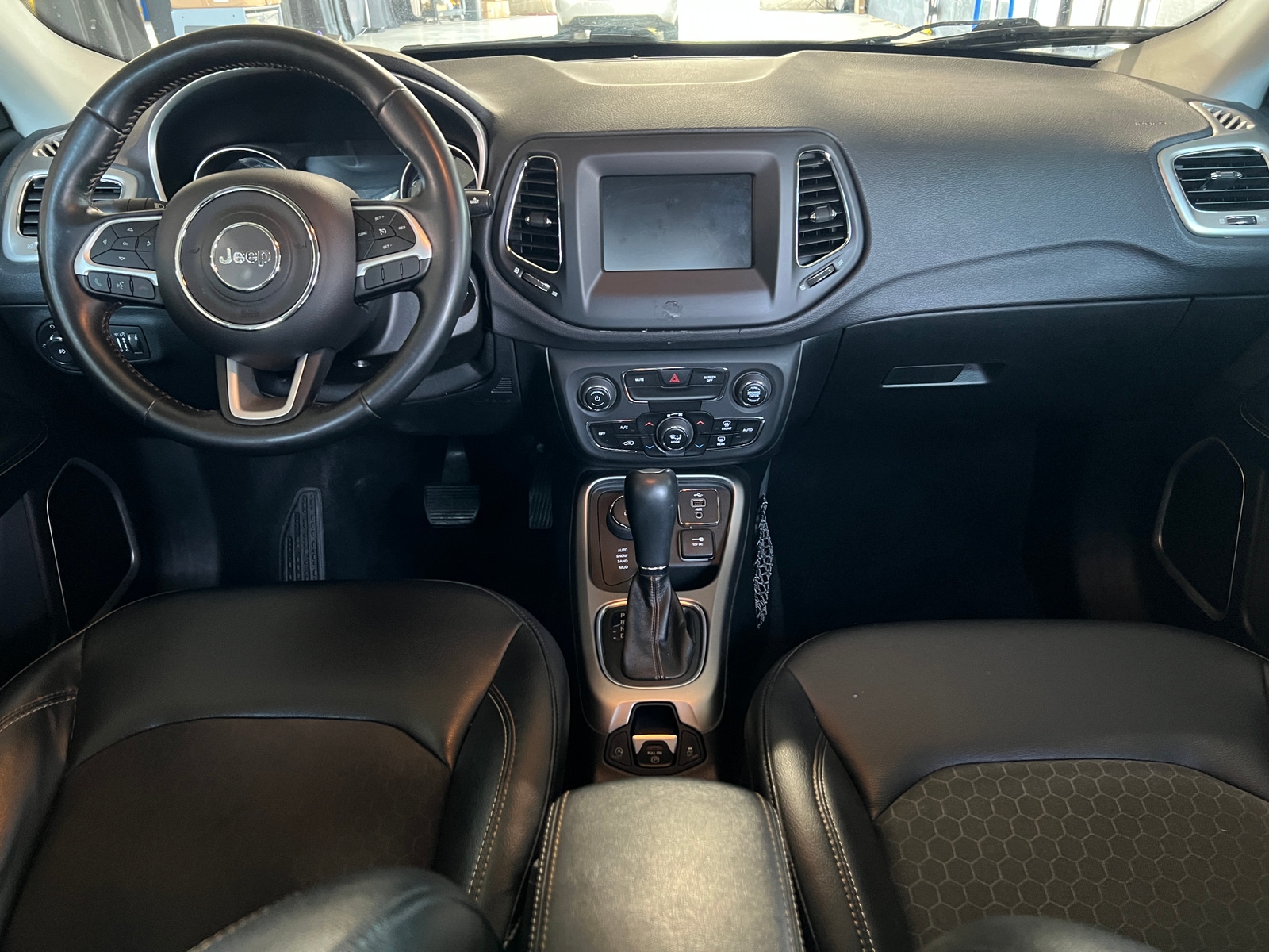 Thumbnail: 2018 Jeep Compass - 3