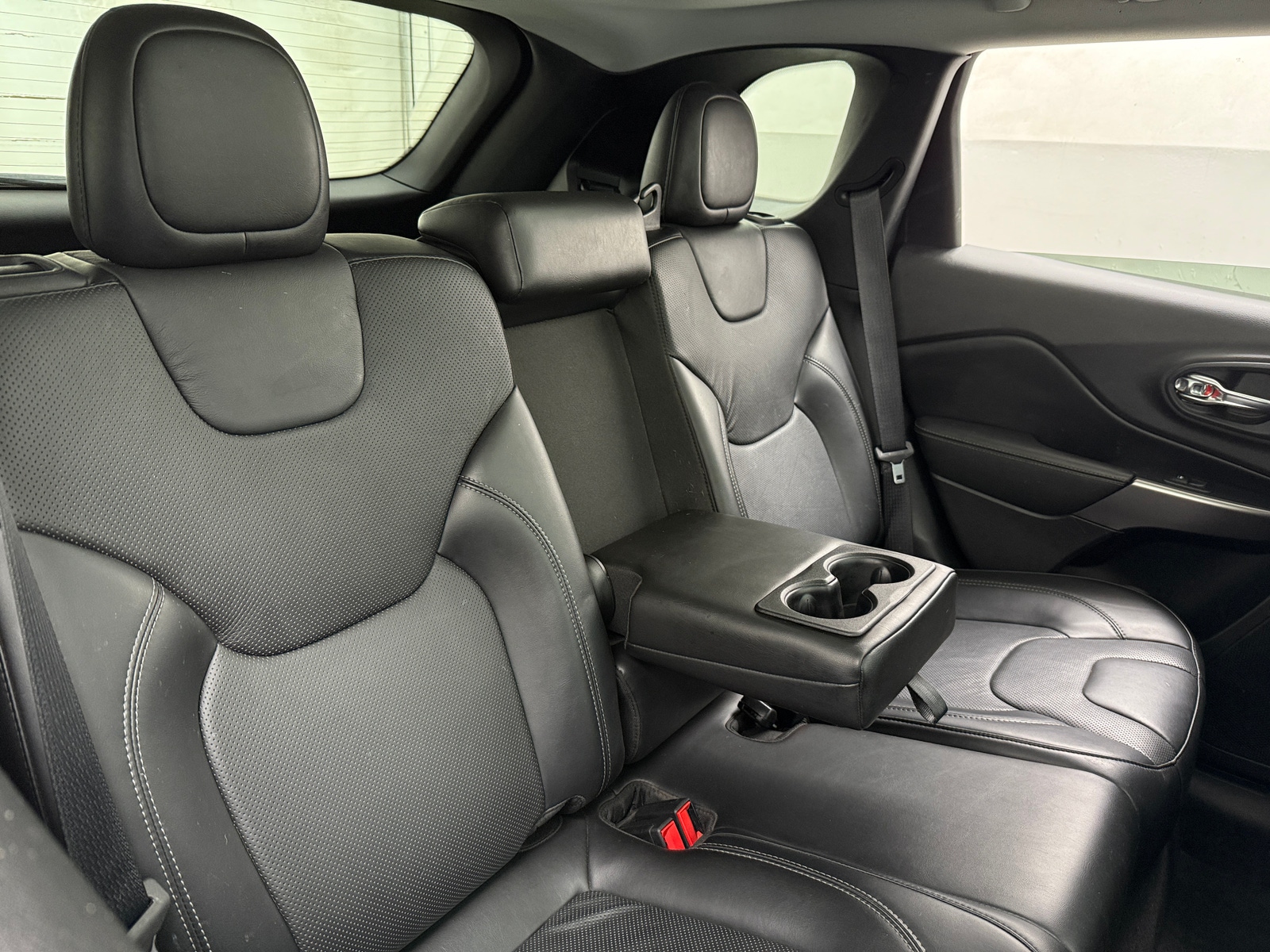 Thumbnail: 2020 Jeep Cherokee - 5