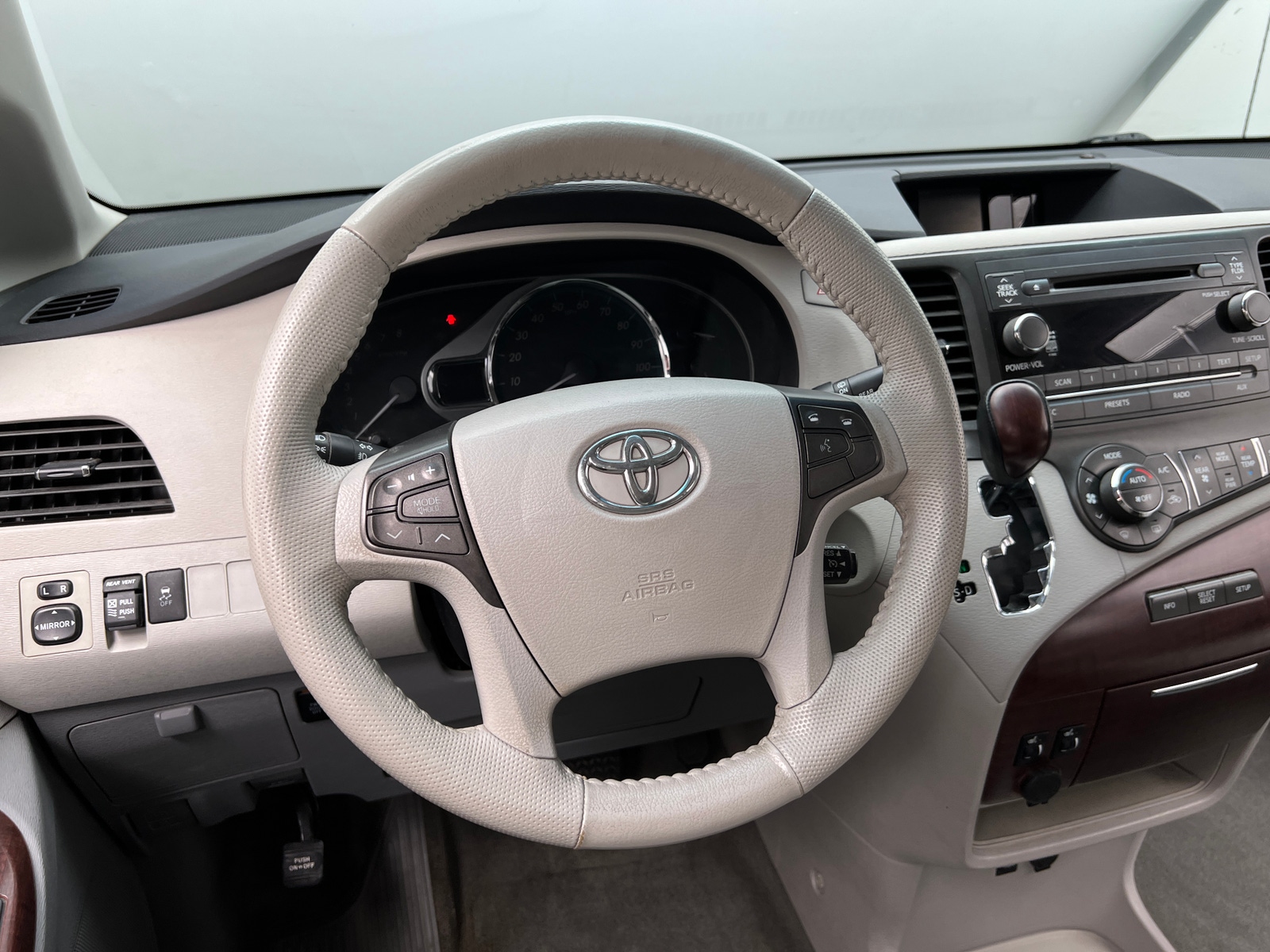Thumbnail: 2013 Toyota Sienna - 4