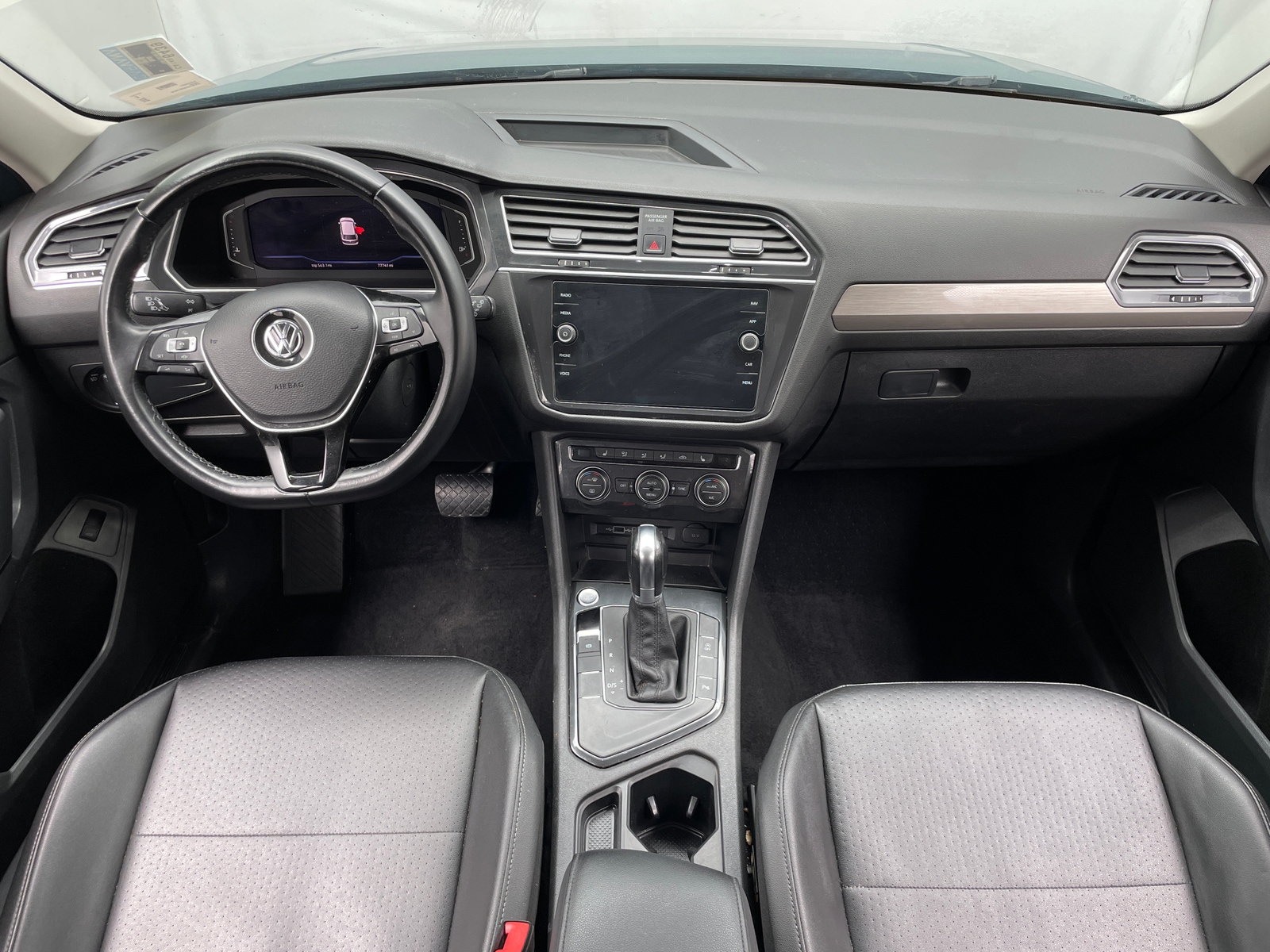 Thumbnail: 2019 Volkswagen Tiguan - 2