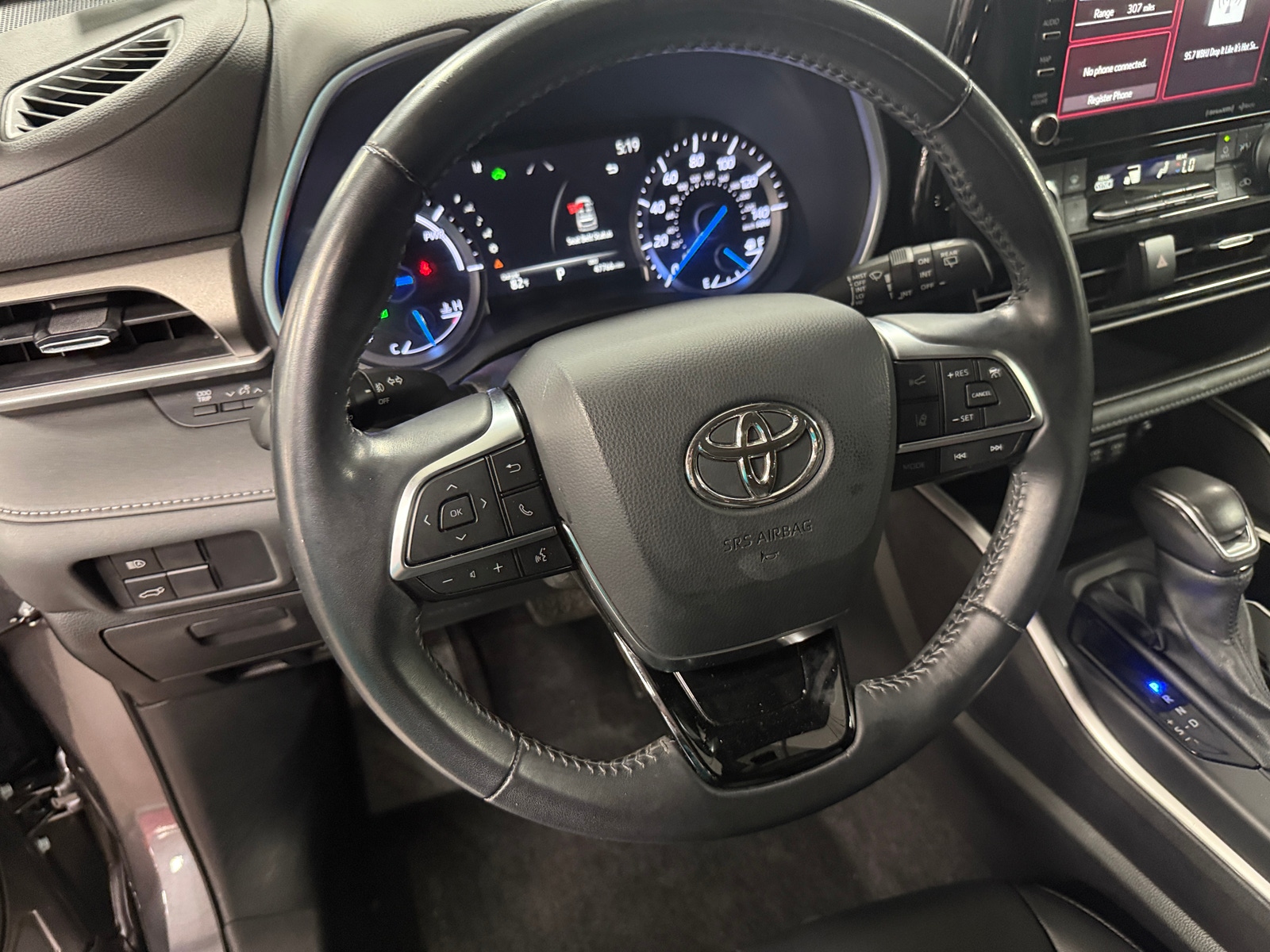 Thumbnail: 2021 Toyota Highlander - 4