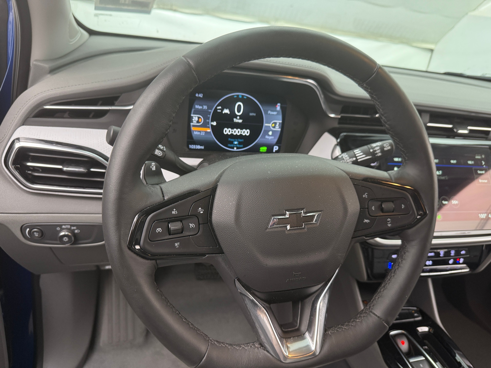 Thumbnail: 2023 Chevrolet Bolt EUV - 4