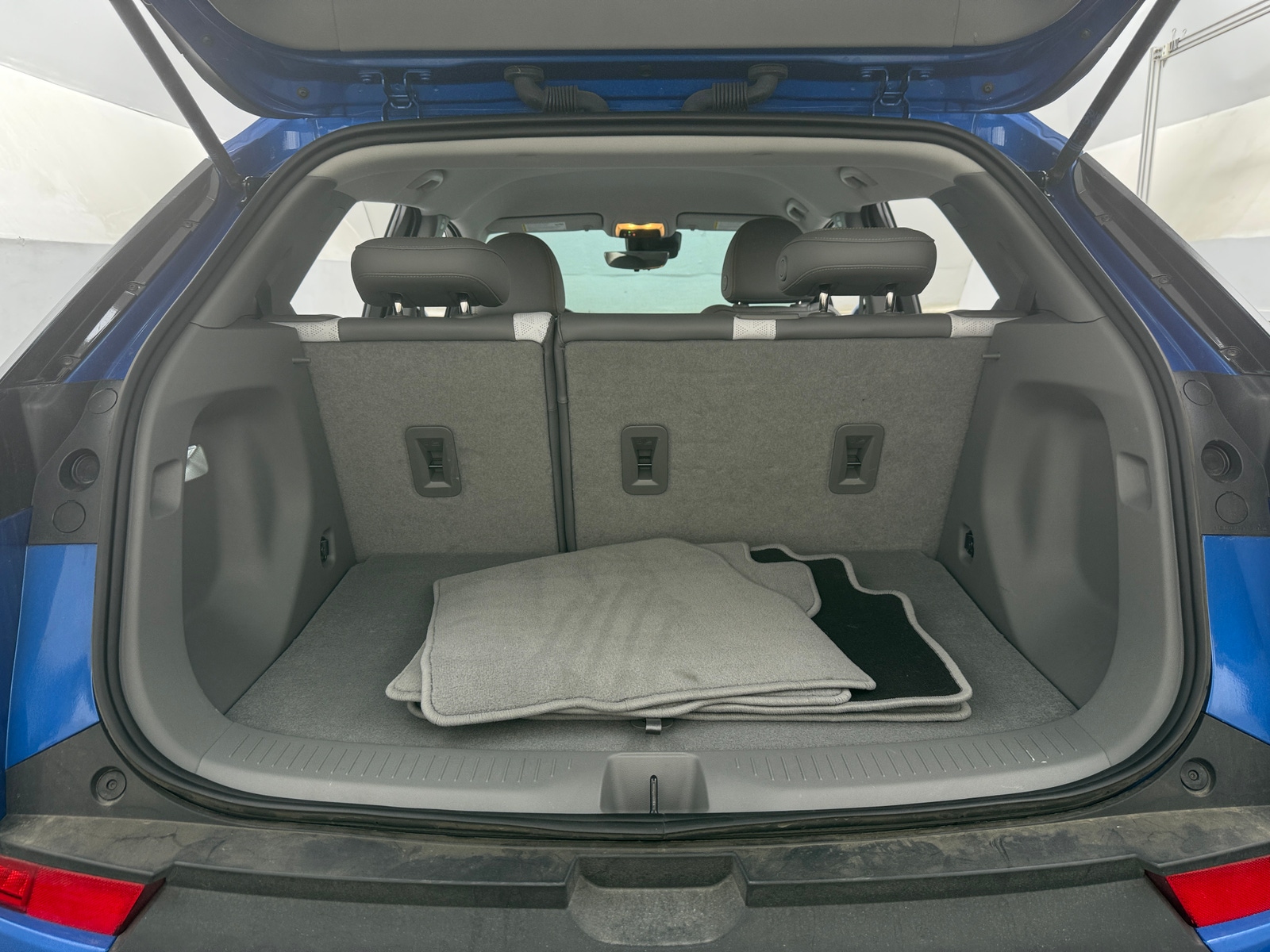 Thumbnail: 2023 Chevrolet Bolt EUV - 6