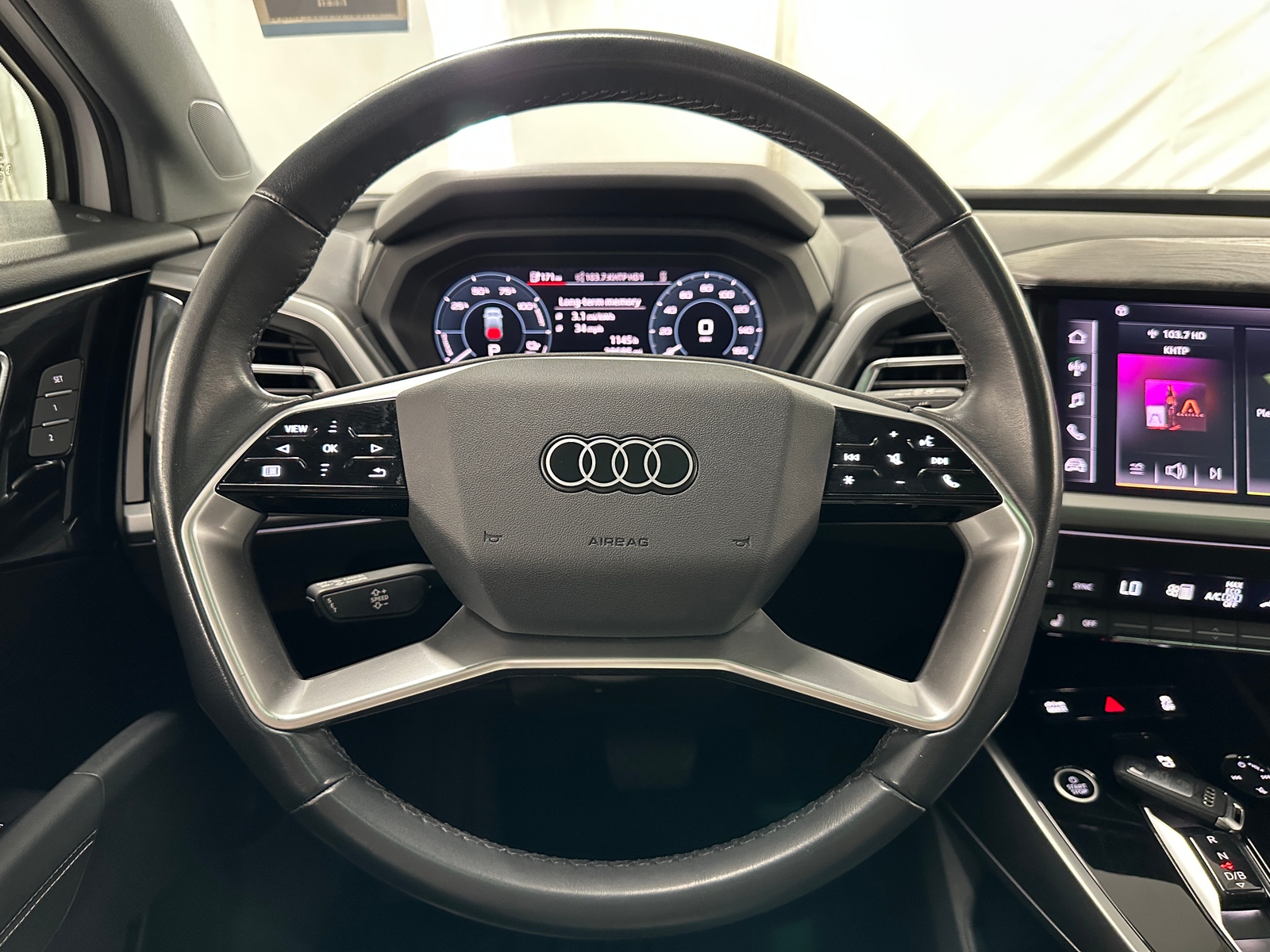 Thumbnail: 2023 Audi Q4 e-tron - 4