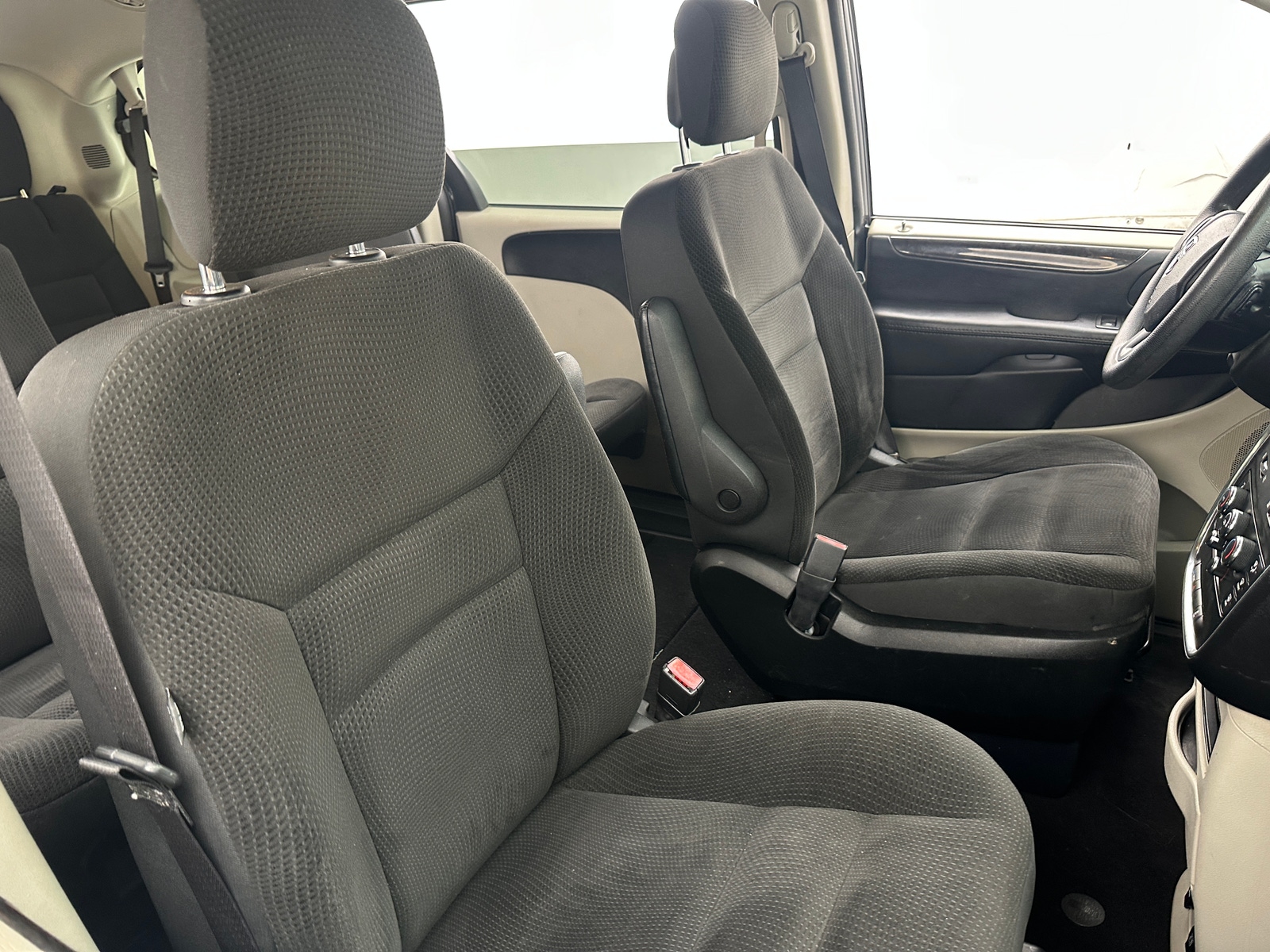 Thumbnail: 2018 Dodge Grand Caravan - 2