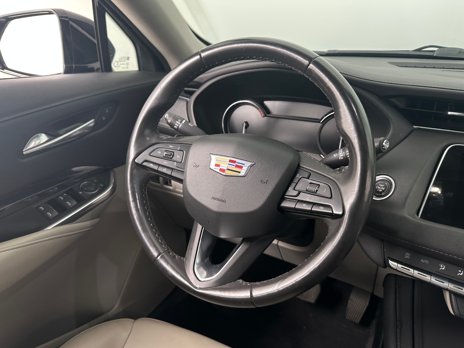 Thumbnail: 2019 Cadillac XT4 - 5