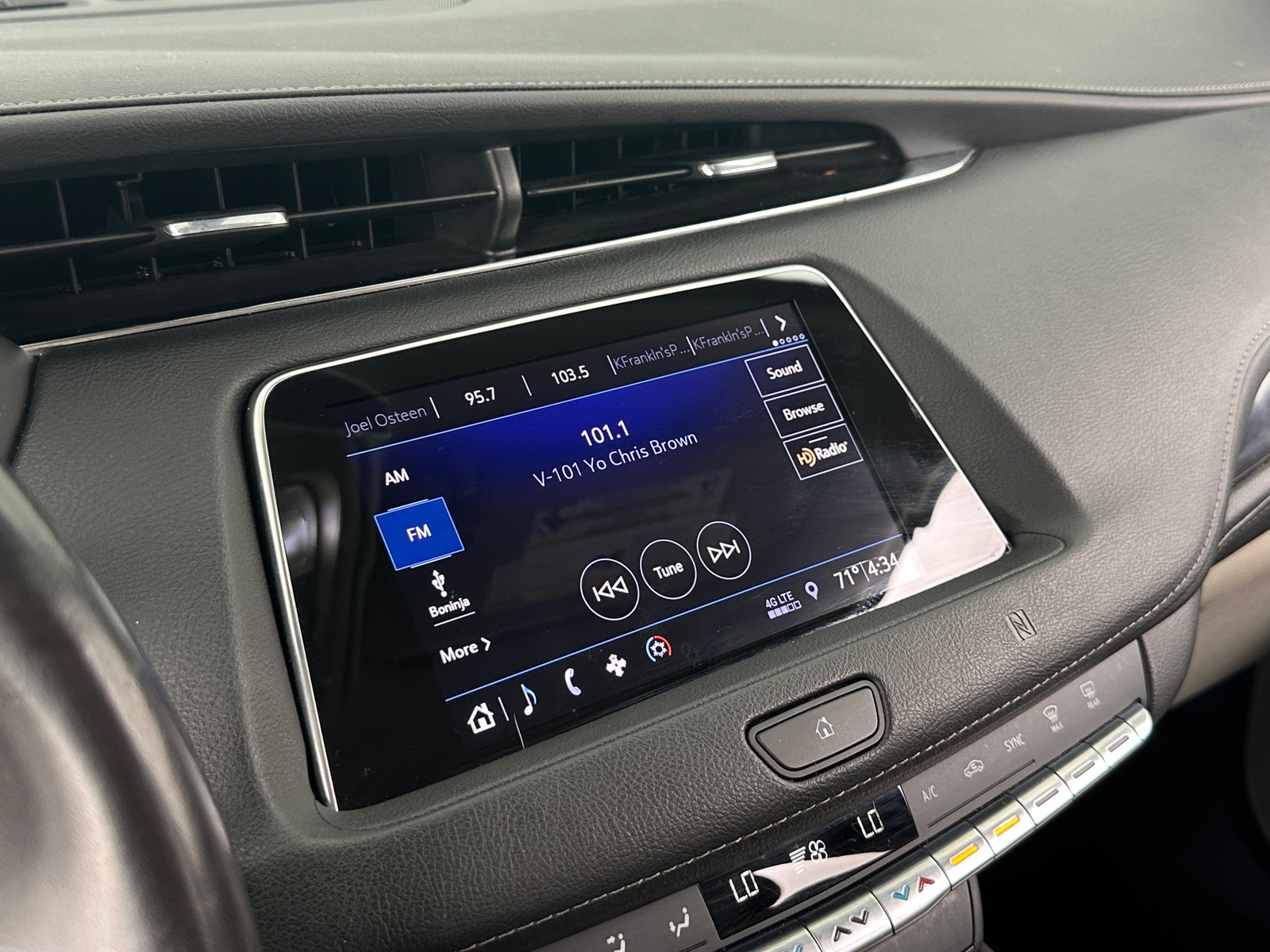 Thumbnail: 2019 Cadillac XT4 - 4