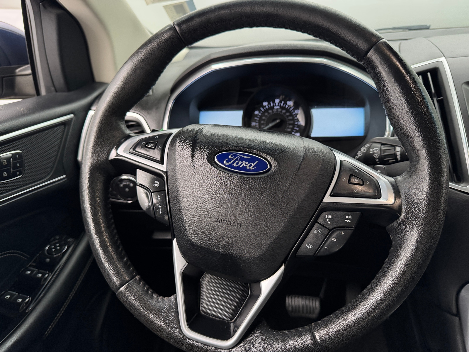 Thumbnail: 2017 Ford Edge - 4