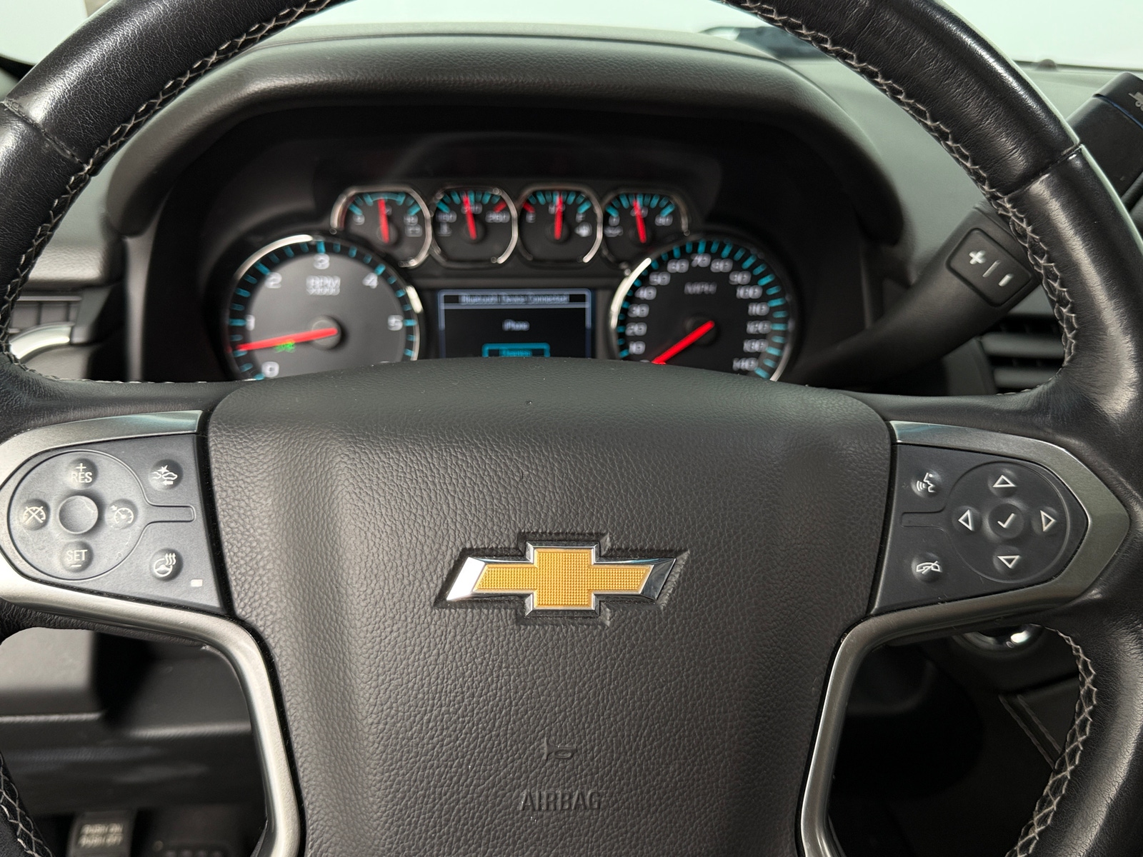 Thumbnail: 2019 Chevrolet Suburban - 4