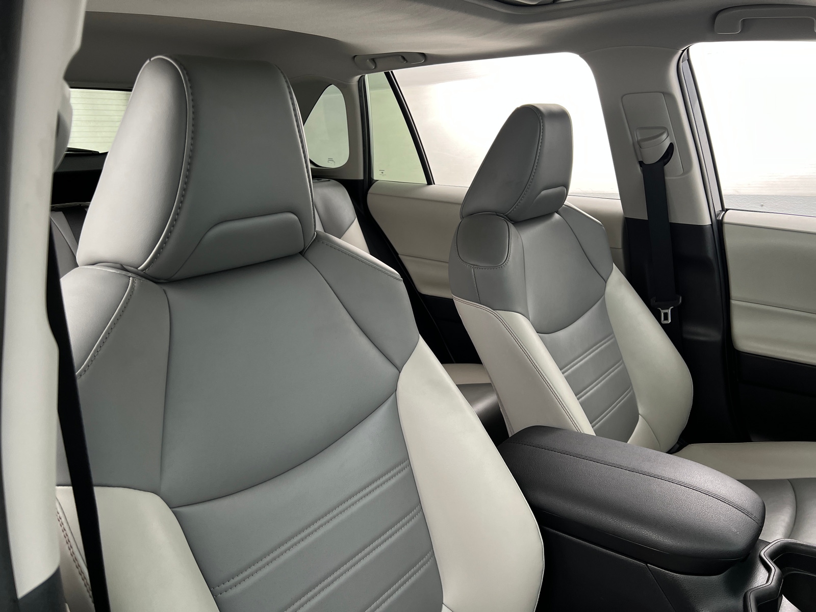 Thumbnail: 2020 Toyota RAV4 - 2