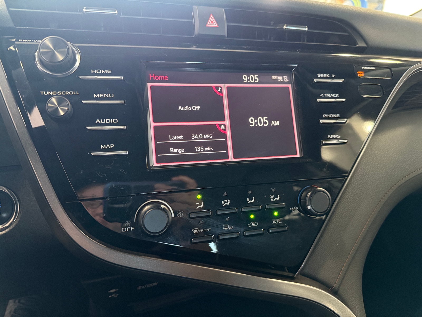 Thumbnail: 2019 Toyota Camry - 4
