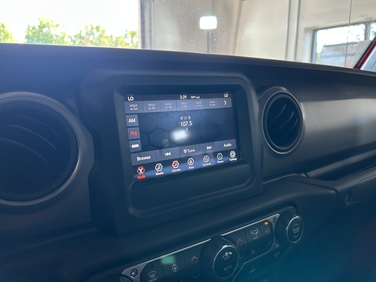 Thumbnail: 2021 Jeep Gladiator - 4