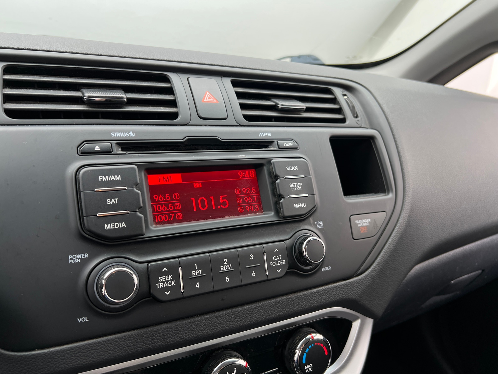 Thumbnail: 2015 Kia Rio - 4