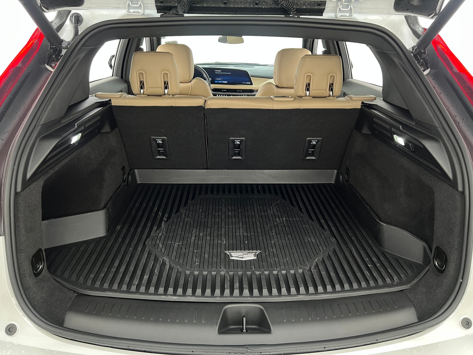 Thumbnail: 2024 Cadillac XT4 - 6