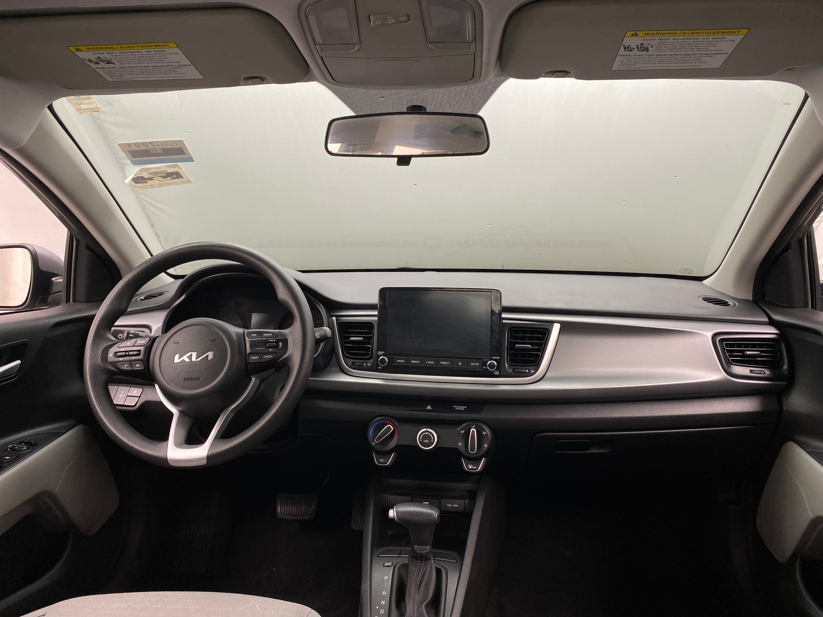 Thumbnail: 2022 Kia Rio - 3