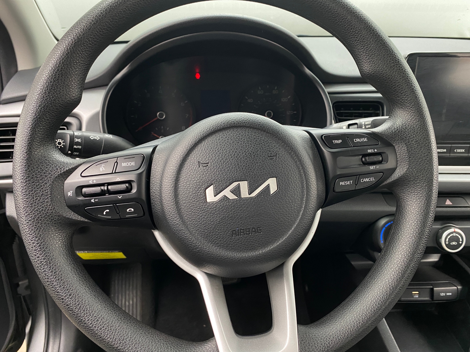 Thumbnail: 2022 Kia Rio - 5