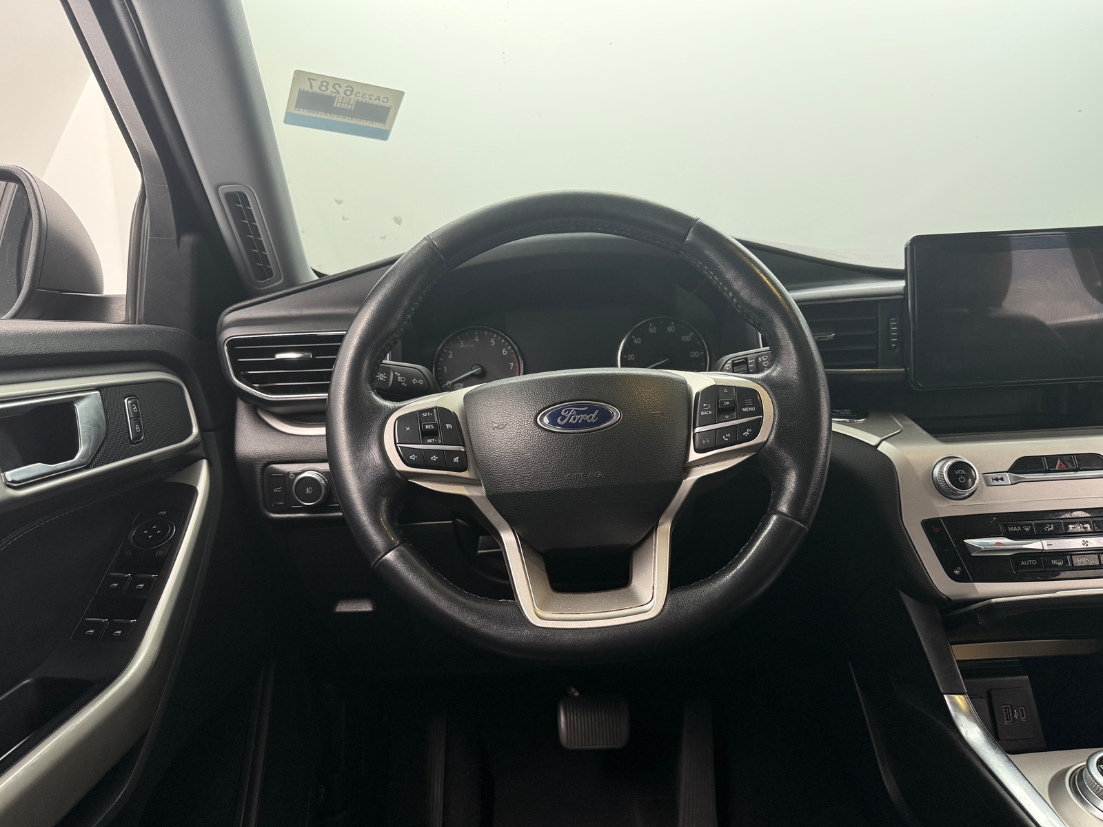 Thumbnail: 2022 Ford Explorer - 5