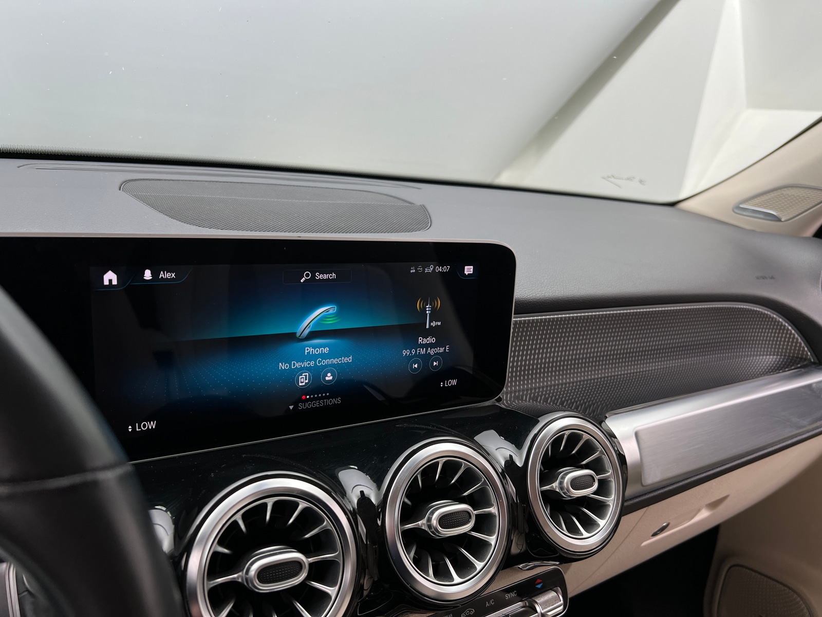 Thumbnail: 2021 Mercedes-Benz GLB - 3