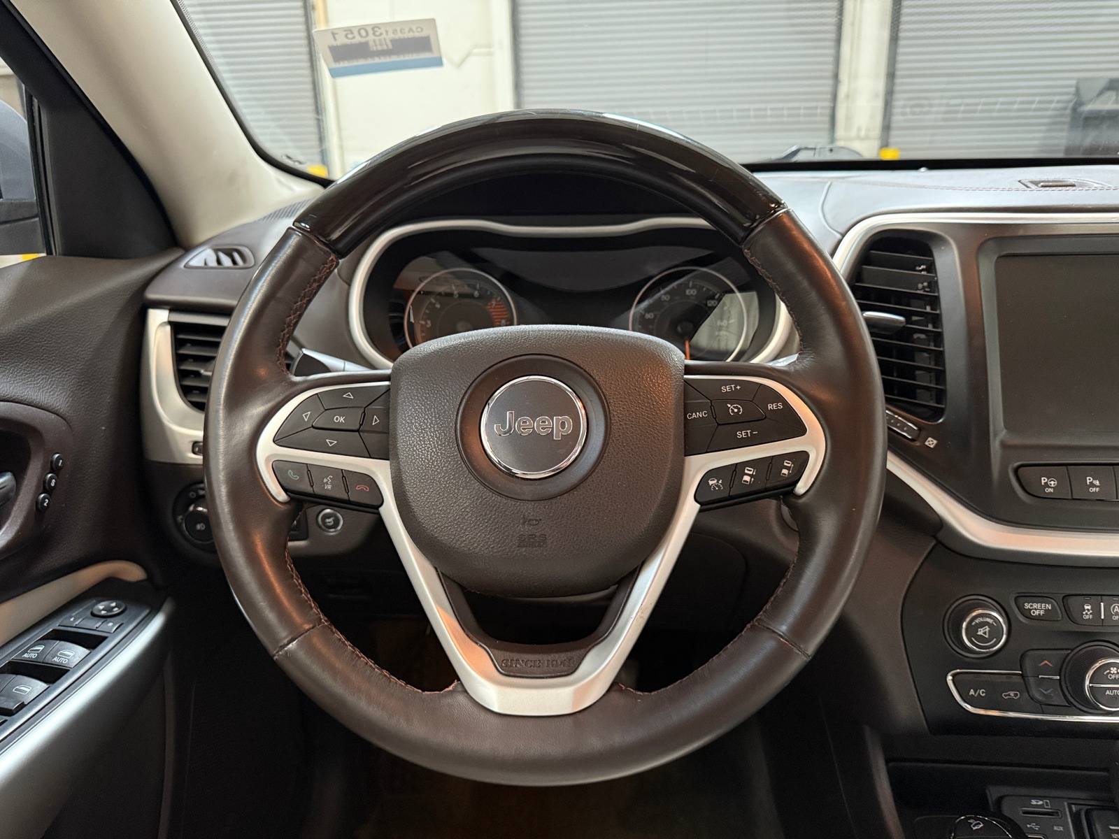 Thumbnail: 2017 Jeep Cherokee - 4