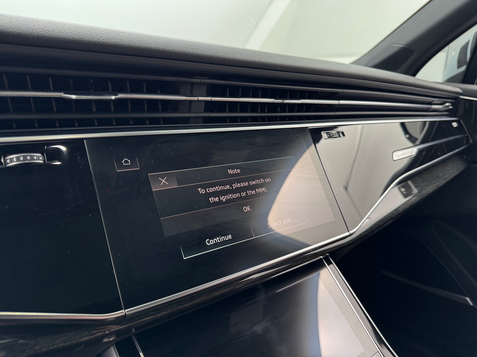 Thumbnail: 2021 Audi Q7 - 3