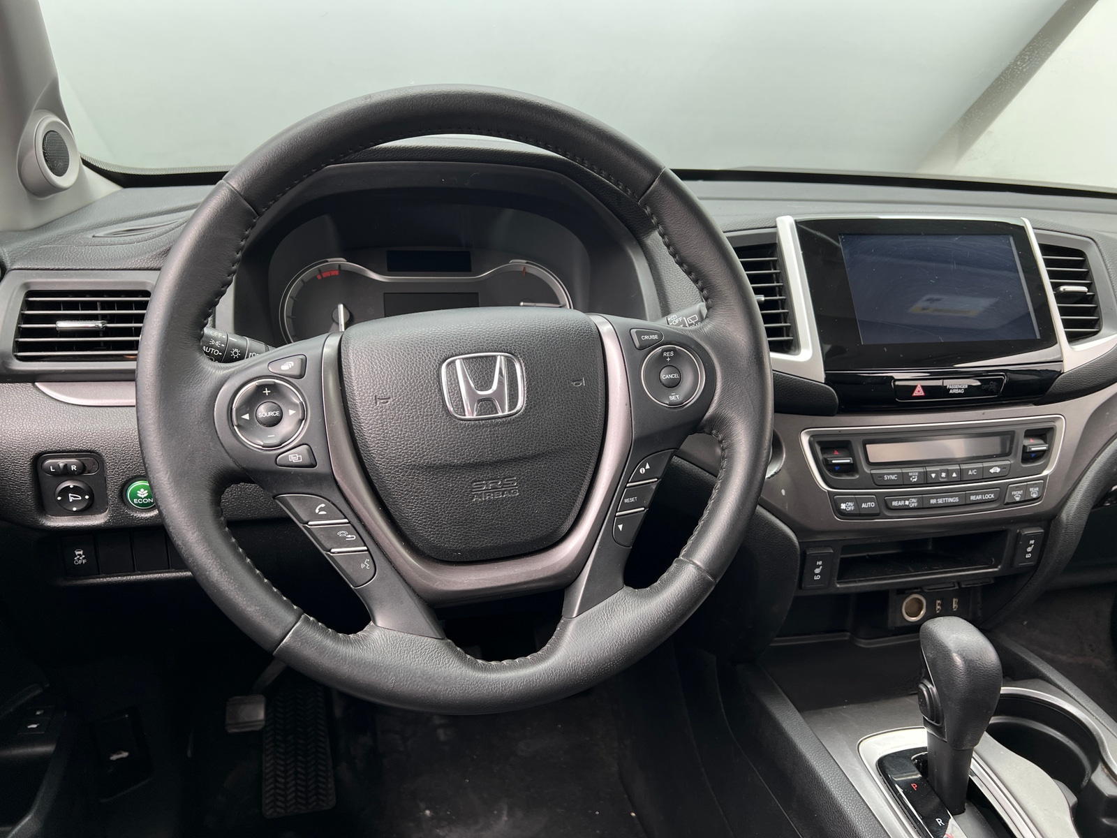 Thumbnail: 2017 Honda Pilot - 4