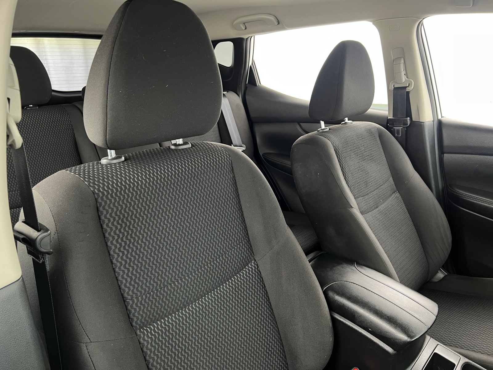 Thumbnail: 2018 Nissan Rogue Sport - 2