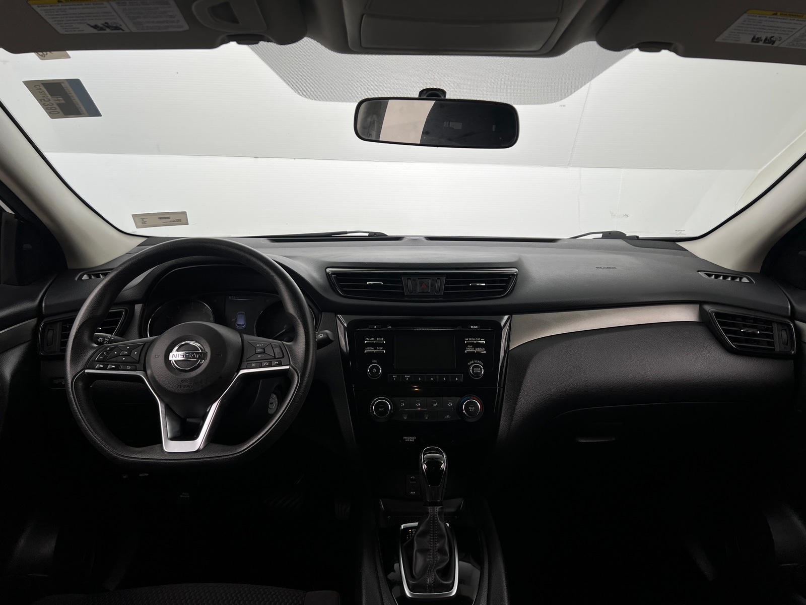 Thumbnail: 2018 Nissan Rogue Sport - 3