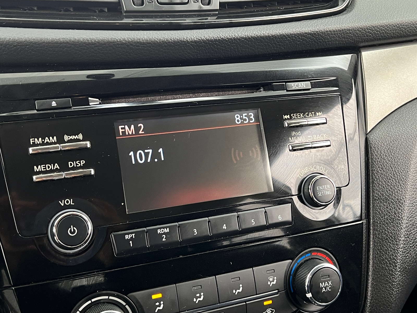 Thumbnail: 2018 Nissan Rogue Sport - 4