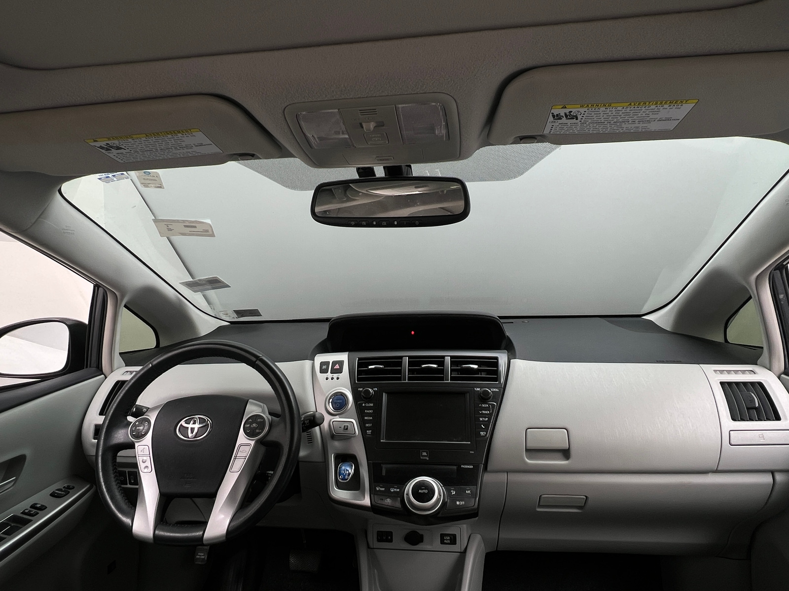 Thumbnail: 2013 Toyota Prius v - 3